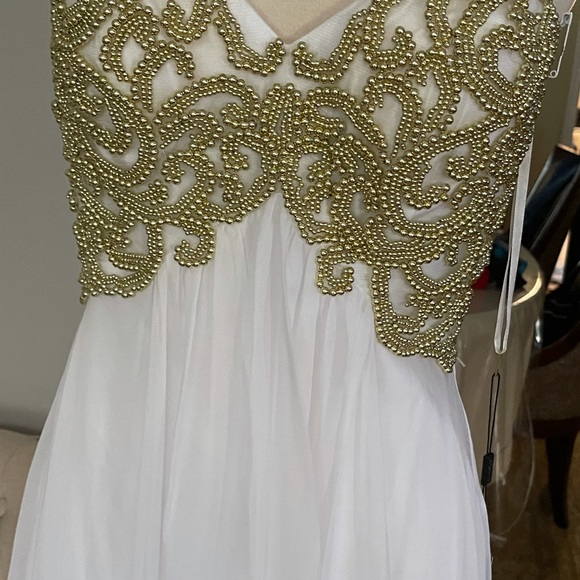 Prom dress La Femme NWT white chiffon size 4 with gold beads - Picture 8 of 10